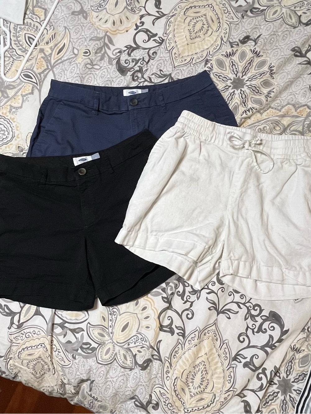 Old Navy Women's Shorts Bundle - S/4